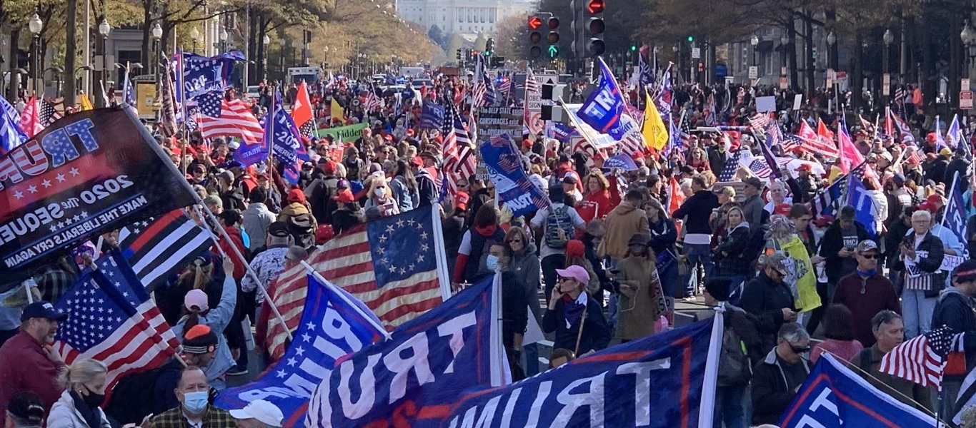 Ουάσιγκτον: 100.000 Αμερικανοί διαδήλωσαν υπέρ του Τραμπ και κατά της νοθείας στις εκλογές